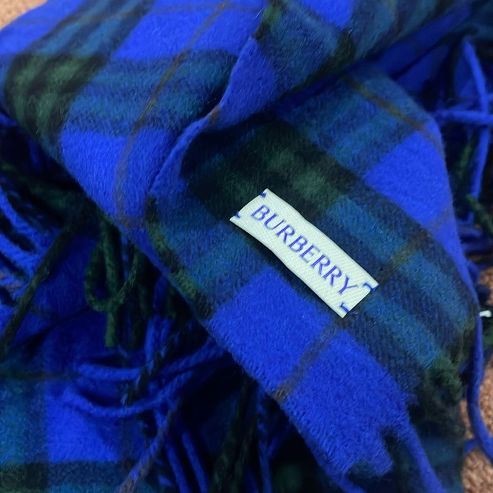 Burberry 100% Cashmere scarf blue black and green.  (NO OFFER PLEASE ) - Picture 7 of 10